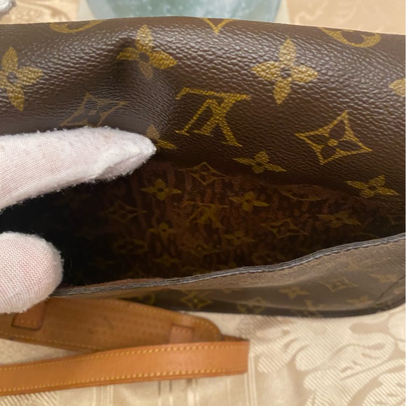 Louis Vuitton St Cloud medium sizeCrossbody bag - Picture 5 of 13